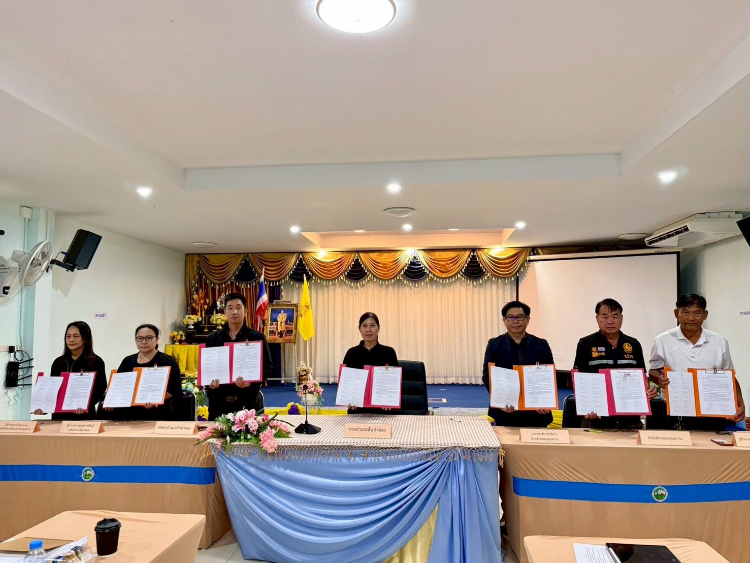 พช.สันป่าตอง ดำเนินการจัดทำบันทึกข้อตกลงความร่วมมือ (MOU) และประกาศวาระตำบลเข้มแข็งตามหลักปรัชญาของเศรษฐกิจพอเพียง ประจำปีงบประมาณ พ.ศ. 2569 ตำบลมะขุนหวาน อำเภอสันป่าตอง จังหวัดเชียงใหม่      