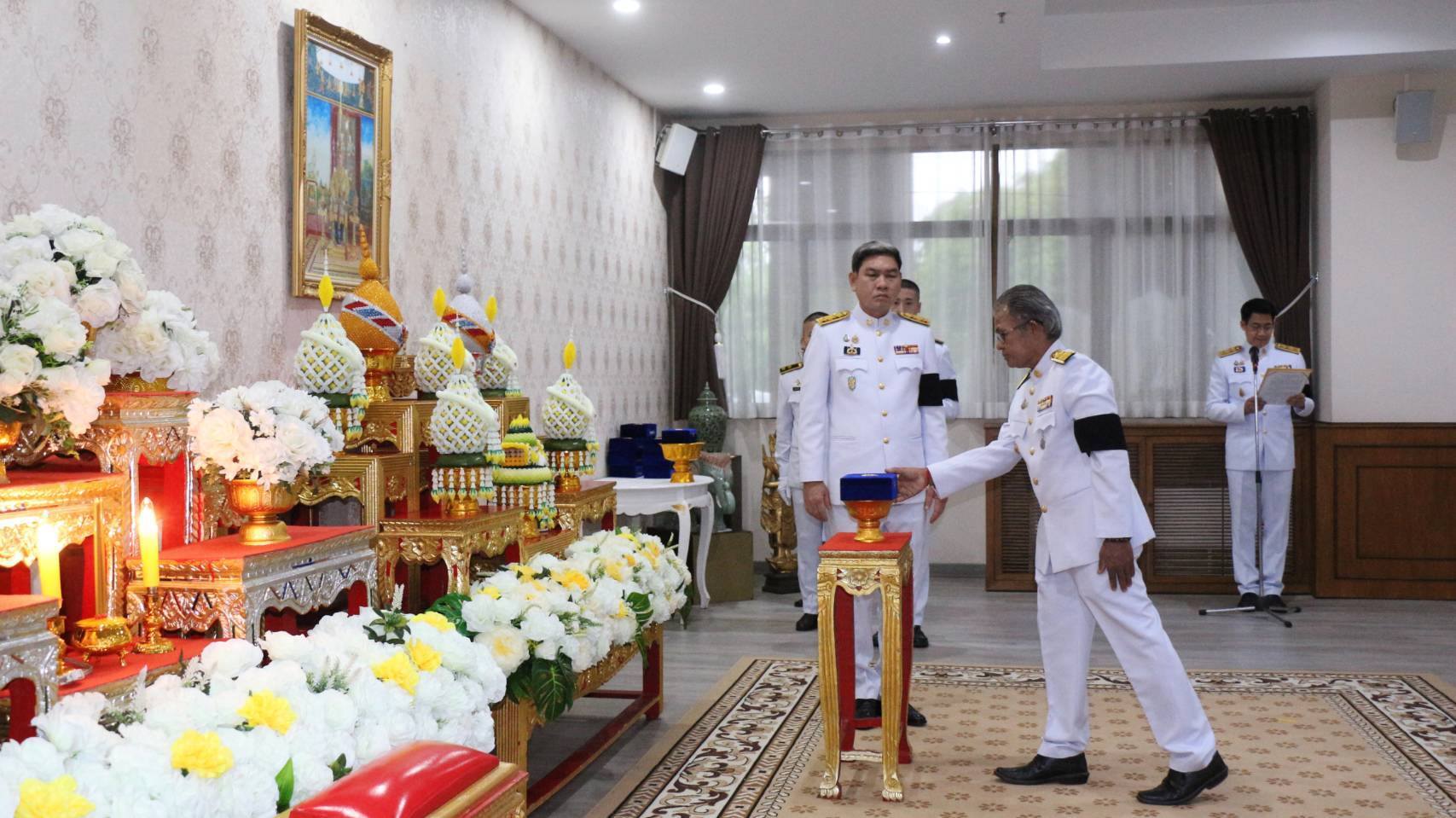 พช.สันป่าตอง ร่วมแสดงความยินดีข้าราชการในสังกัด เข้ารับพระราชทานเครื่องราชอิสริยาภรณ์ ชั้นสายสะพาย ประจำปี 2568